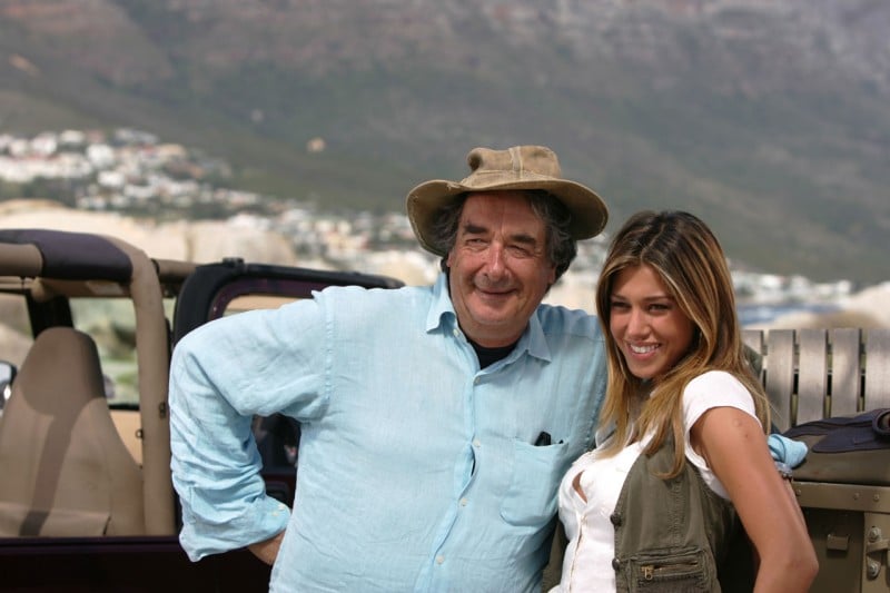 Il regista Neri Parenti con Belen Rodriguez sul set di Natale in Sudafrica