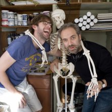 John Krasinski e Sam Mendes si divertono sul set del film Away We Go