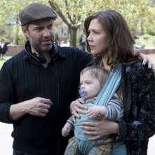 Maggie Gyllenhaal con il regista Sam Mendes sul set del film Away We Go