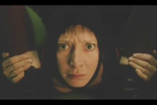 L'esplosivo piano di Bazil - Videorecensione