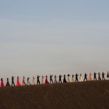 Una colorata sequenza coreografica del film 'Pina', dedicato a Pina Bausch