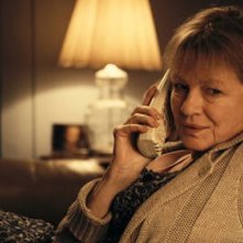 Dianne Wiest in una scena del film Rabbit Hole