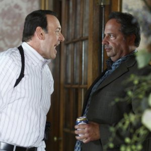 Kevin Spacey e Jon Lovitz in una scena del film Casino Jack
