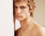 Alex Pettyfer sarà James Hunt