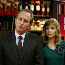 Benoît Poelvoorde e Isabelle Carré nel film Les émotifs anonymes