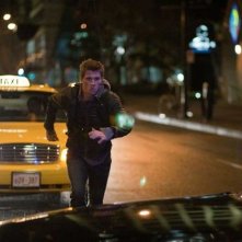 Garrett Hedlund in una scena del film Tron Legacy