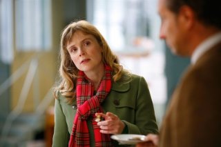 Isabelle Carré in una sequenza del film Les émotifs anonymes