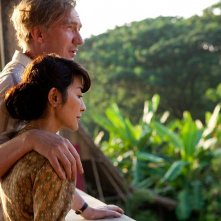 Un'immagine di Michelle Yeoh e David Thewlis, marito e moglie in The lady