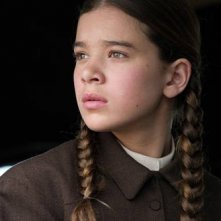 Hailee Steinfeld in una immagine tratta da True Grit