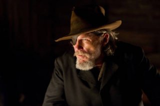 Jeff Bridges in un'immagine cupa dal film True Grit