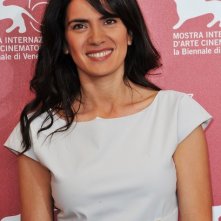 Venezia 2010, Maya Sansa al photocall de La Pecora Nera (abito di Gucci)