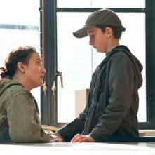 Lyndsey Marshall con Frankie McLaren nel film Hereafter