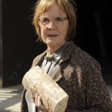 Catherine E. Coulson in una scena dell'episodio Dual Spires di Pych, omaggio a Twin Peaks