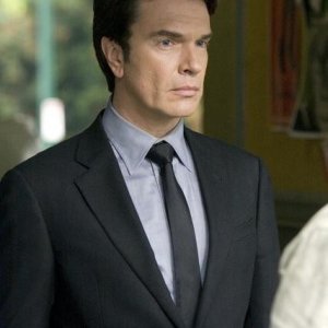 Christopher Shyer nell'episodio Serpent's Tooth di V
