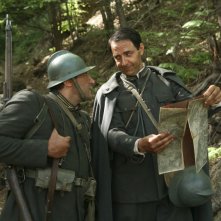 Flavio Insinna e Neri Marcorè in una scena della miniserie Eroi per caso