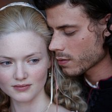 Holliday Grainger e Francois Arnaud nella serie The Borgias