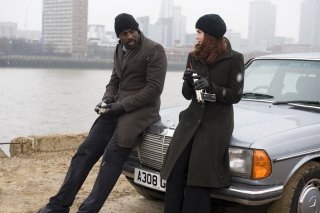 Idris Elba e Ruth Wilson nel finale della stagione 1 di Luther