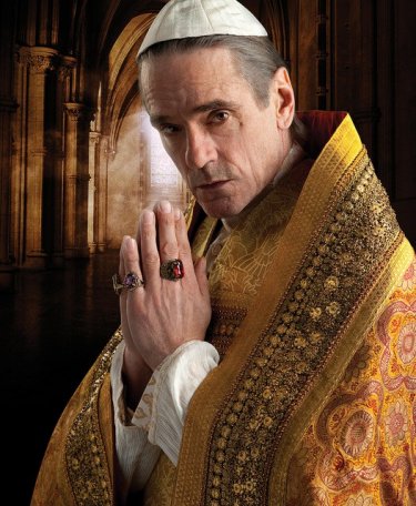 Jeremy Irons è Rodrigo Borgia in una immagine promozionale della serie The Borgias