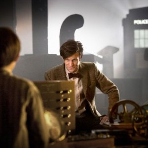 Matt Smith e Laurence Belcher nello speciale natalizio A Christmas Carol di Doctor Who