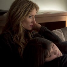 Natascha McElhone e Madeleine Martin nell'episodio Exile on Main St., premiere della stagione 4 di Californication