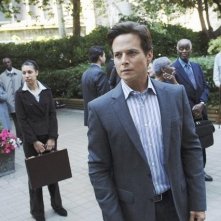 Scott Wolf nell'episodio Red Rain, premiere della stagione 2 di V