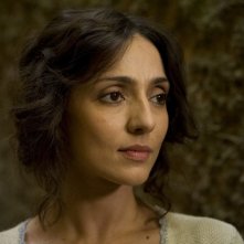 Un primo piano di Ambra Angiolini nella miniserie Eroi per caso