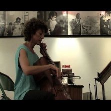 Una dei personaggi presenti ne L'elefante occupa spazio