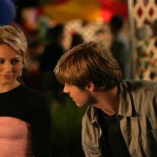 Anna (Samaire Armstrong) e Ryan (Benjamin McKenzie) nell'episodio I sentimenti di The O.C.