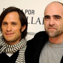 Gael García Bernal e Luis Tosar alla premiere spagnola del film Even the Rain