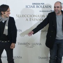 Gael García Bernal e Luis Tosar insieme alla premiere spagnola del film Even the Rain