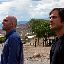 Luis Tosar e Gael García Bernal nel film Even the Rain