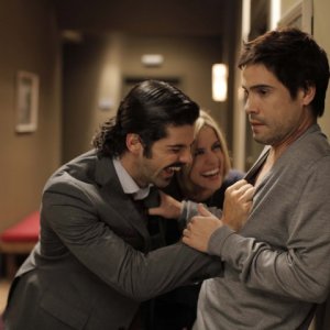 Miguel Ángel Muñoz con Unax Ugalde in una scena del film No controles