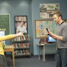 Alison Brie e Joel McHale nell'episodio Conspiracy Theories and Interior Design di Community