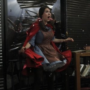 Alison Brie nell'episodio Epidemiology di Community