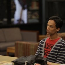 Danny Pudi Nell Episodio Cooperative Calligraphy Di Community 188439