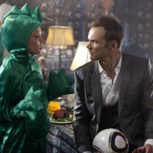 Joel McHale e Gillian Jacobs nell'episodio Epidemiology di Community