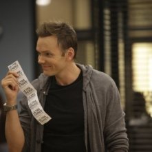 Joel McHale nell'episodio Cooperative Calligraphy di Community