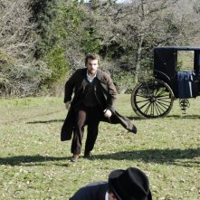 Danilo Brugia in una scena della serie Rossella