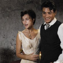 Gabriella Pession e Giuseppe Zeno in una scena della serie Rossella