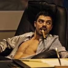 Dominic Cooper in una sequenza di Devil's Double