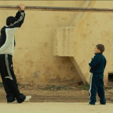 Due interpreti di Majki di Milcho Manchevski in una scena del film