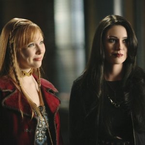 Jillian Clare e Molly Quinn nell'episodio Last Call di Castle