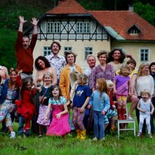 Una coloratissima immagine del film The Fatherless di Marie Kreutzer