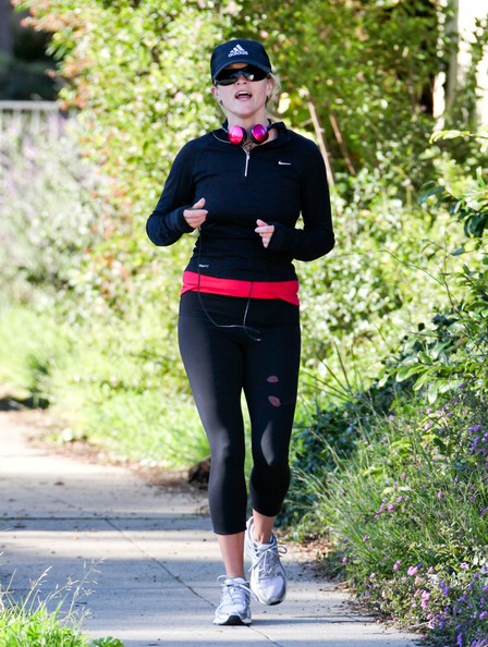 Reese Witherspoon Va A Fare Jogging In Brentwood 188897