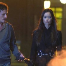 David Lyons e Summer Glau nel pilot della serie The Cape