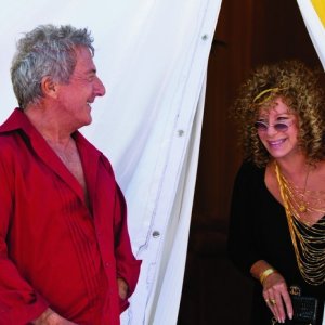 Dustin Hoffman e Barbra Streisand nella commedia Vi presento i nostri