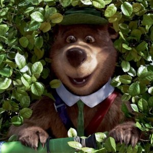 Yoghi in agguato per il bene nel film Yogi Bear 3D