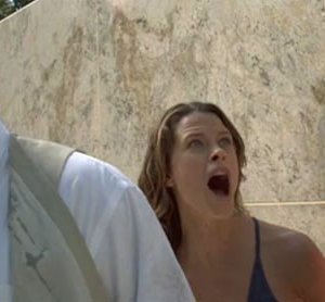 David Zayas in una sequenza del film Skyline