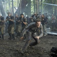 Jason O Mara Nel Ruolo Di Jim Shannon In Una Scena Del Pilot Della Serie Terra Nova 189238