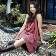 Naomi Scott è Maddy Shannon in una foto promozionale della serie Terra Nova